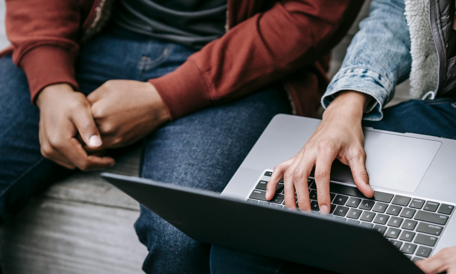 How Competitor Pricing Shapes Enterprise SaaS Negotiations