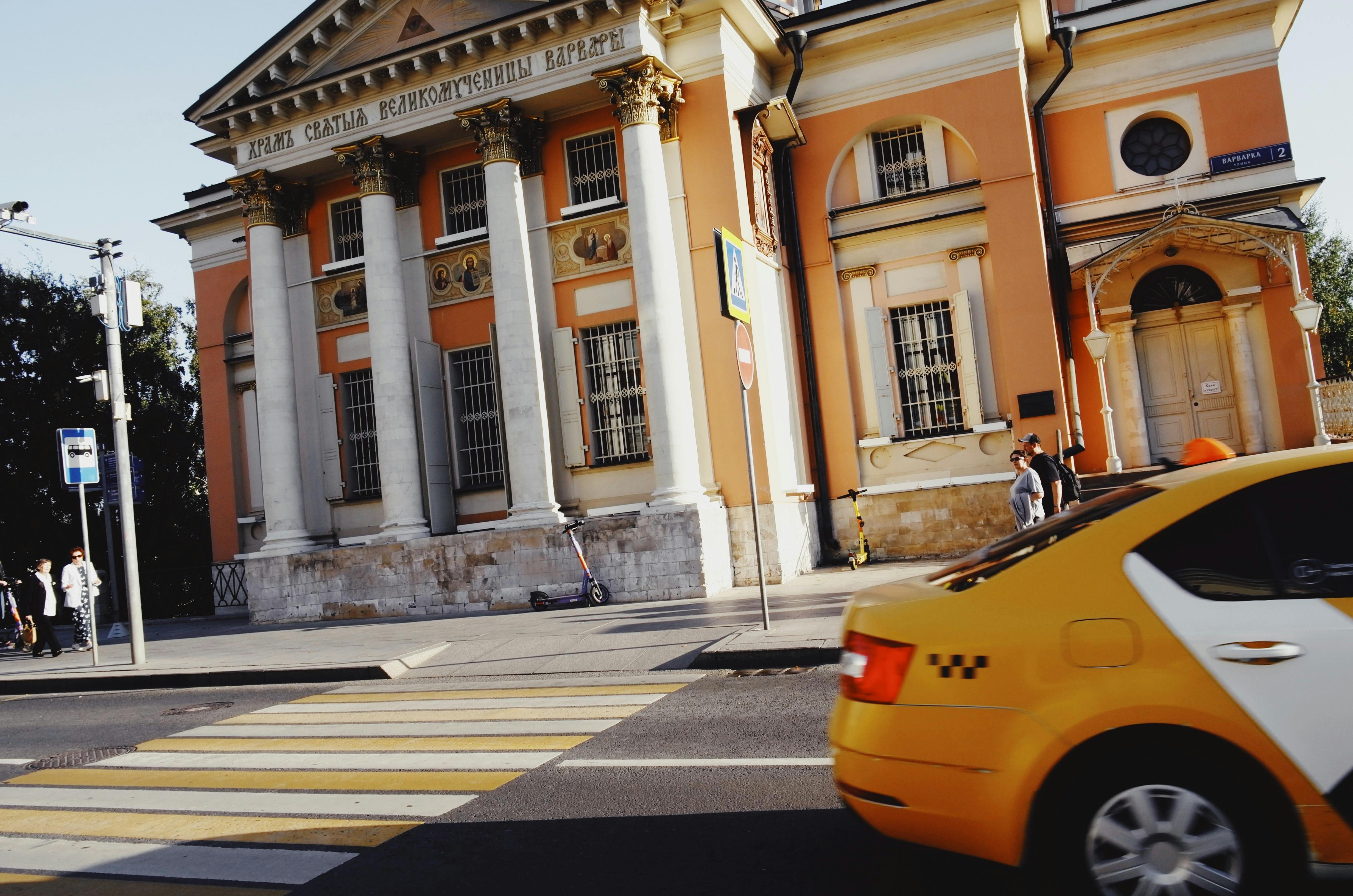 Travel with Confidence Using Gemini Cars Taxi Services