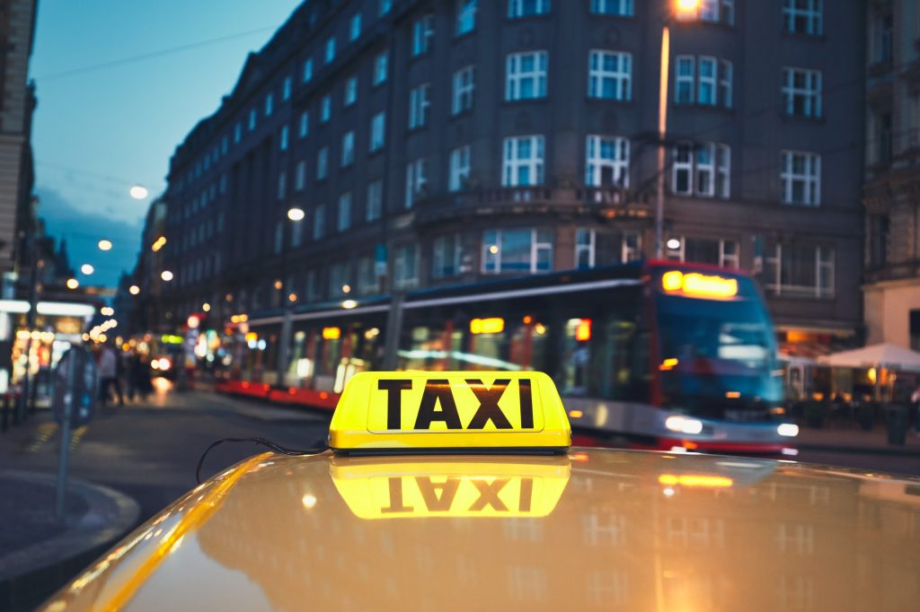 Esher Cars and Minicabs for Heathrow and Gatwick Transfers